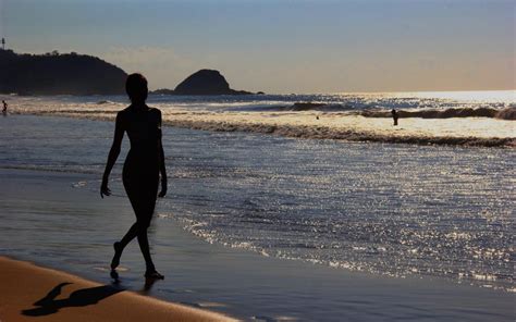 fotos de mujeres desnudas en la playa|mujeres desnudas en la playa Search